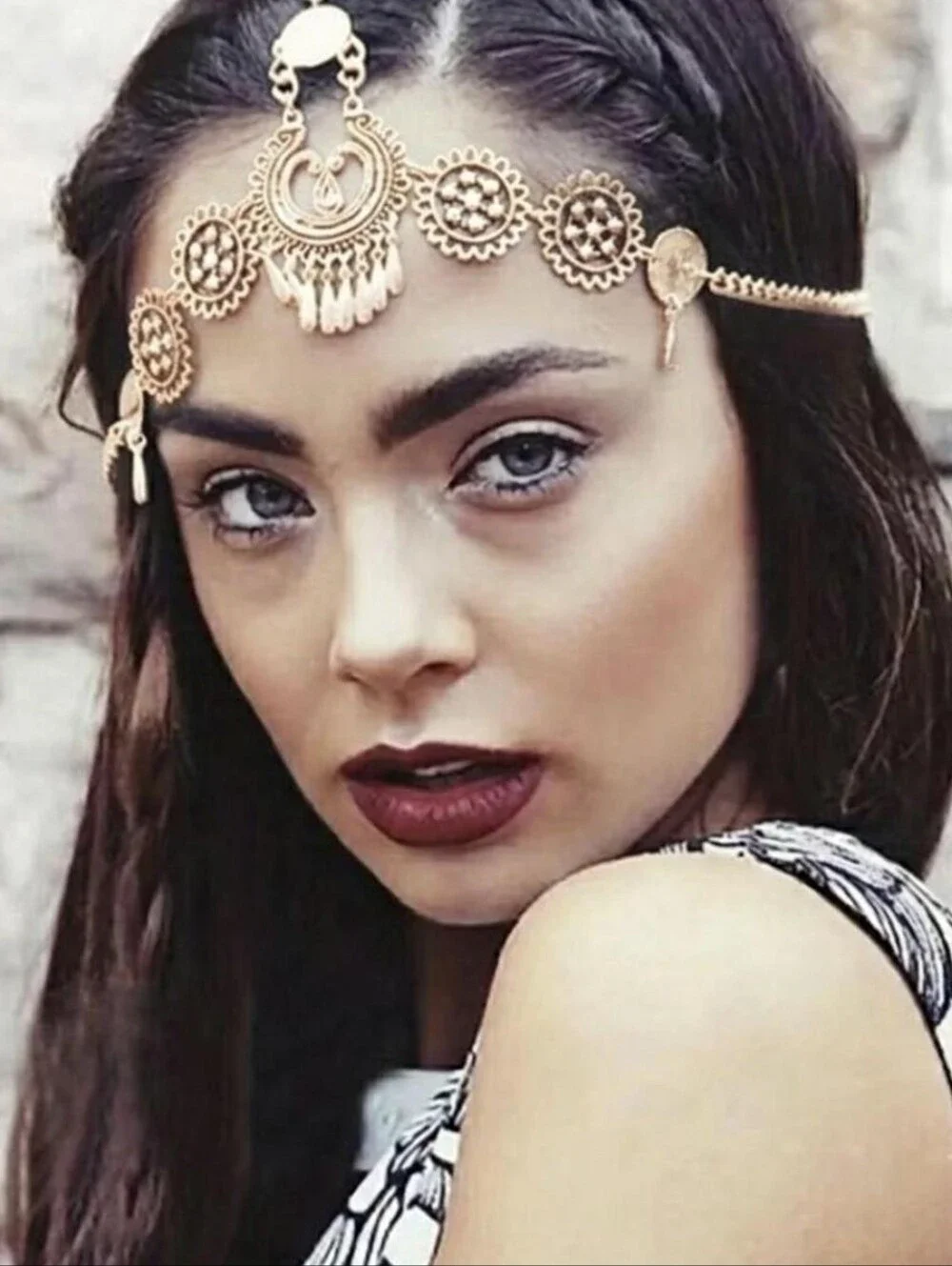 Vintage Style Gold Plated Metal Hollow Head Chain Pendant Head Chain Tassel Flow